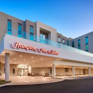 Hampton Inn & Suites Anaheim Resort Convention Center